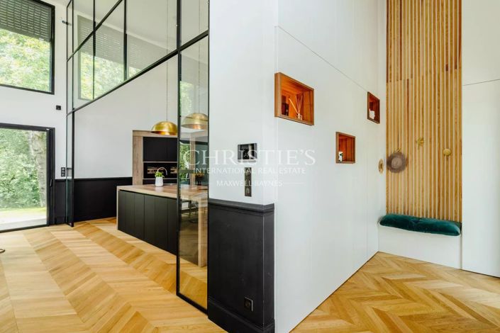 Image No.8-4 Bed House for sale