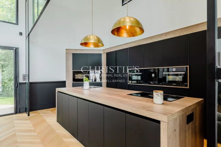 Image No.8-4 Bed House for sale