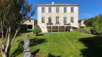 5 Bed House for sale