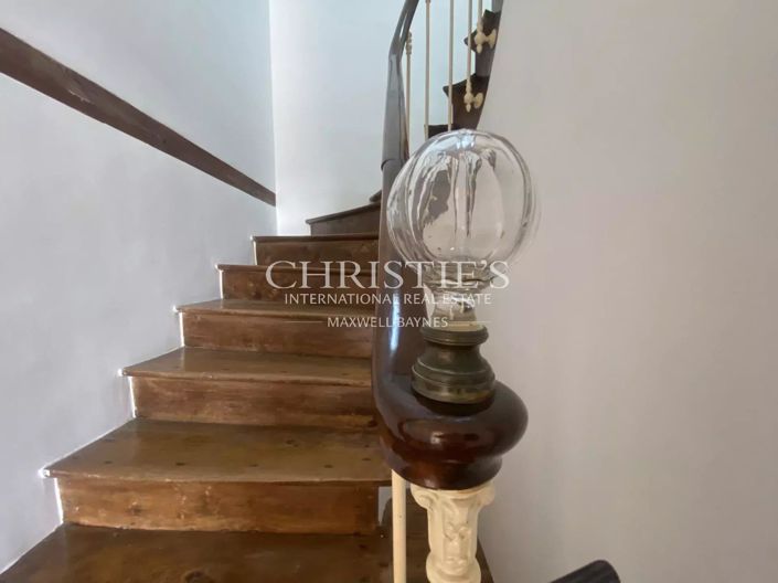 Image No.16-5 Bed House for sale