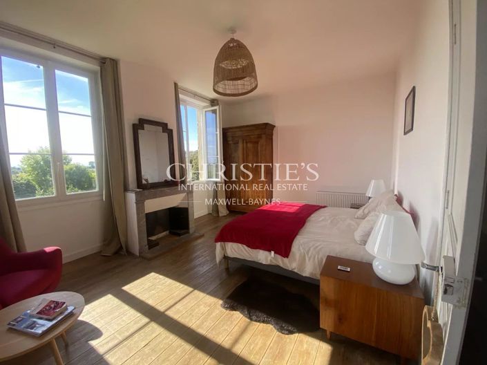 Image No.17-5 Bed House for sale