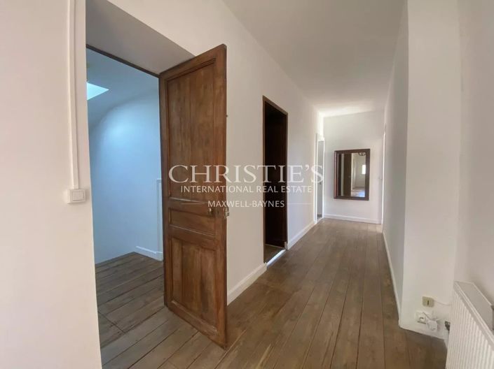 Image No.21-5 Bed House for sale