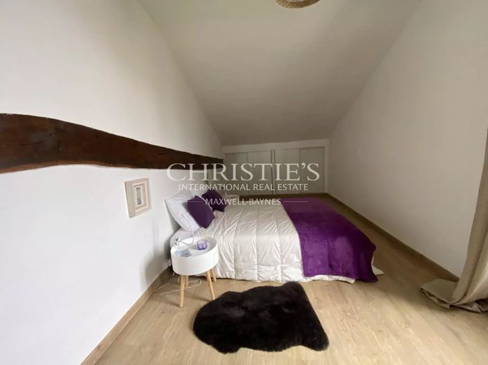 Image No.24-5 Bed House for sale