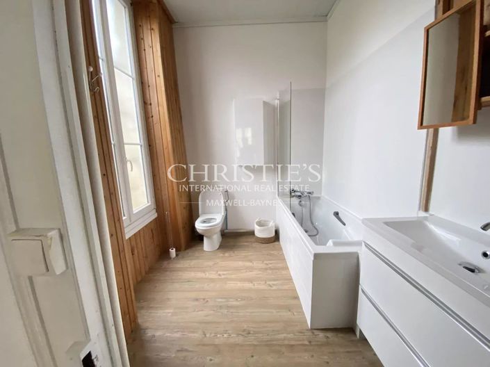 Image No.9-5 Bed House for sale