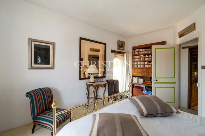 Image No.14-3 Bed House for sale