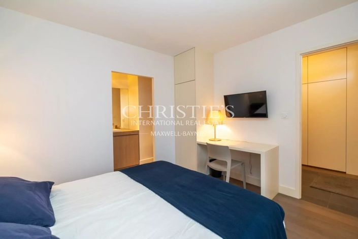 Image No.15-5 Bed House for sale