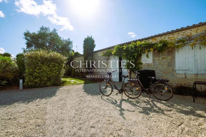 Image No.30-5 Bed House for sale