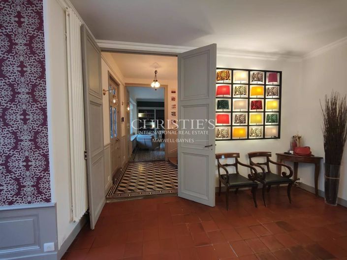 Image No.6-5 Bed House for sale