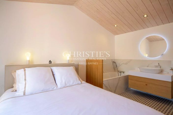 Image No.12-6 Bed House for sale