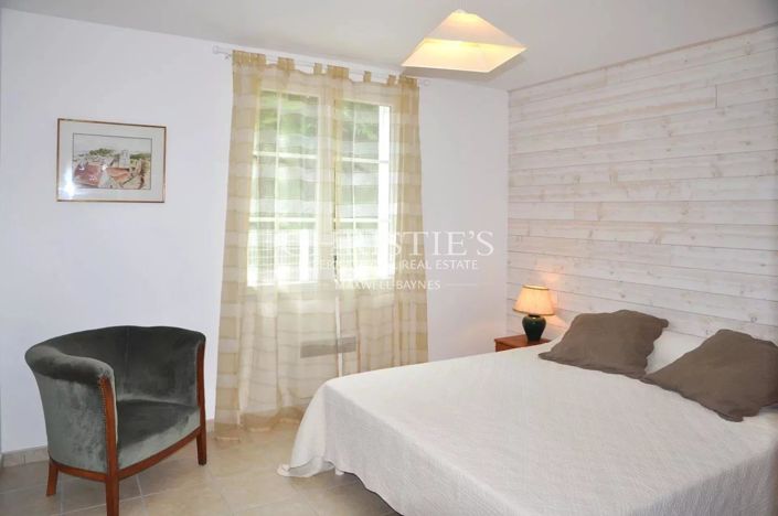 Image No.10-16 Bed House for sale