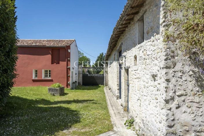 Image No.21-7 Bed House for sale