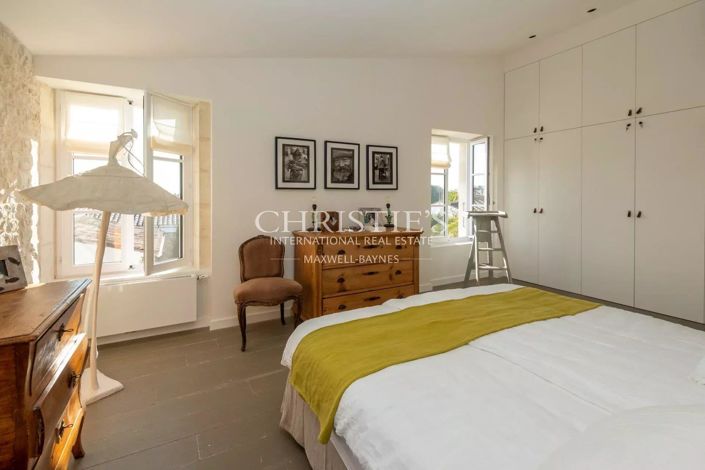 Image No.11-5 Bed House for sale