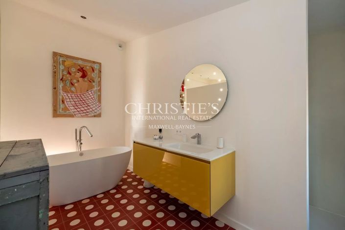 Image No.12-5 Bed House for sale