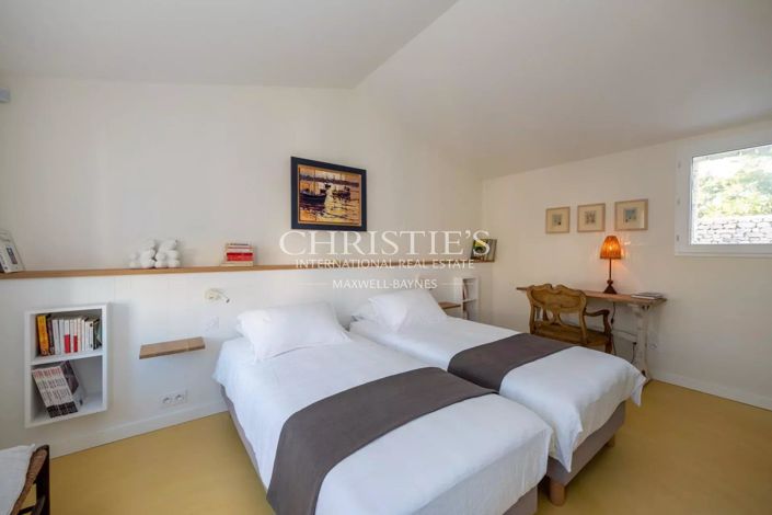 Image No.15-5 Bed House for sale