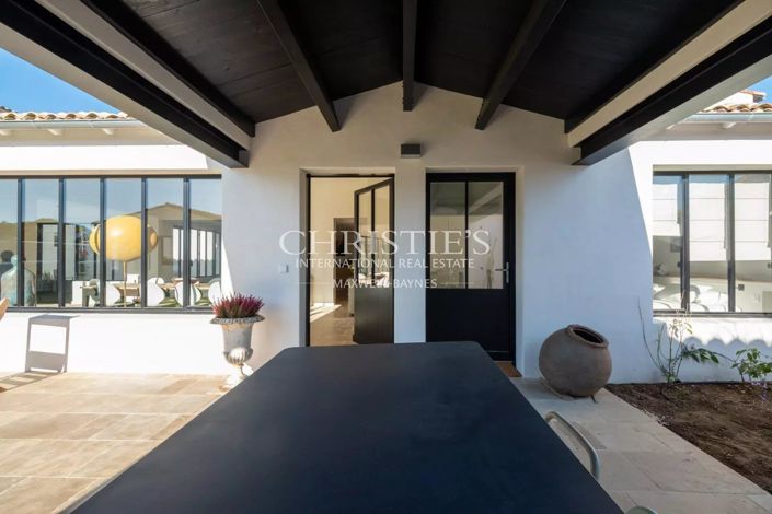 Image No.3-5 Bed House for sale