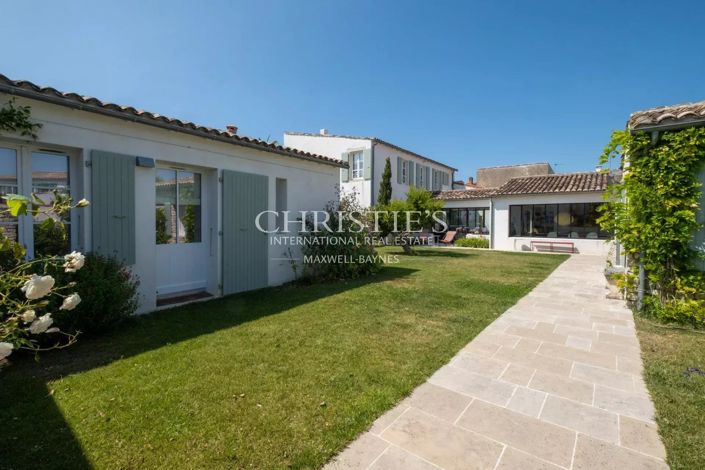 Image No.5-5 Bed House for sale