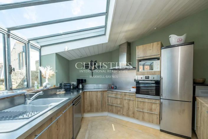 Image No.10-5 Bed House for sale