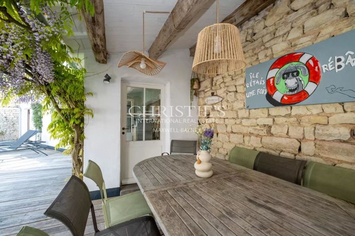 Image No.8-5 Bed House for sale