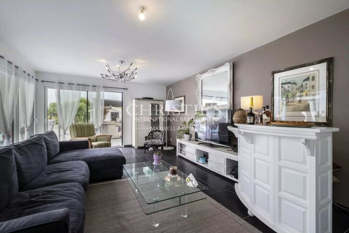 Image No.9-4 Bed House for sale