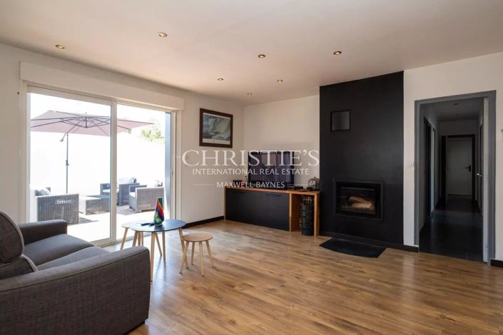 Image No.15-4 Bed House for sale