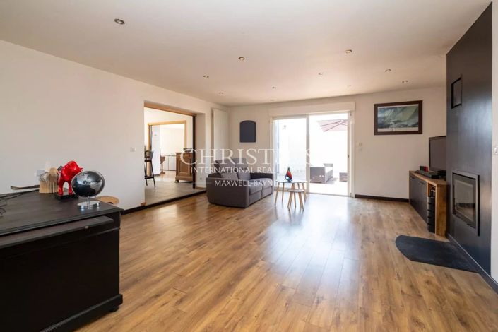 Image No.16-4 Bed House for sale