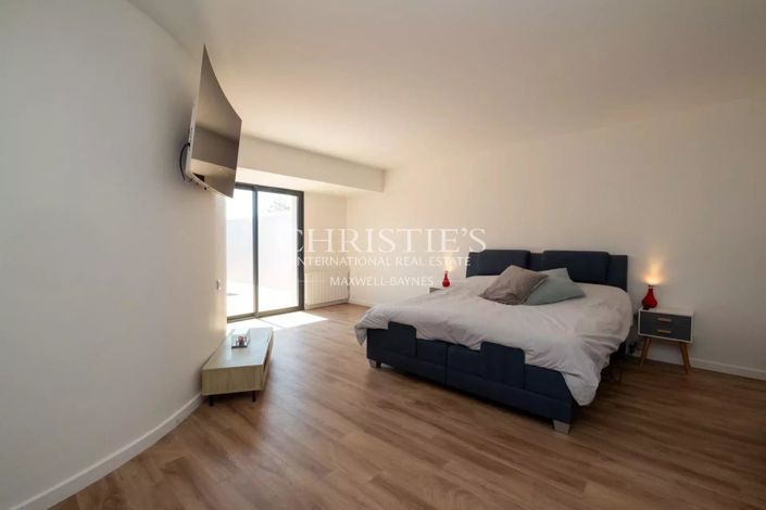 Image No.17-4 Bed House for sale