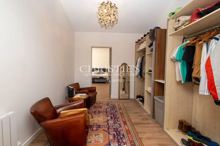 Image No.20-4 Bed House for sale