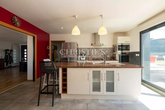 Image No.4-4 Bed House for sale