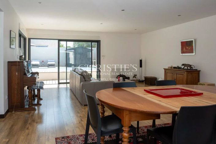 Image No.5-4 Bed House for sale