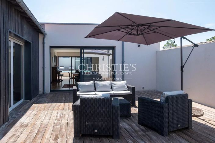 Image No.8-4 Bed House for sale