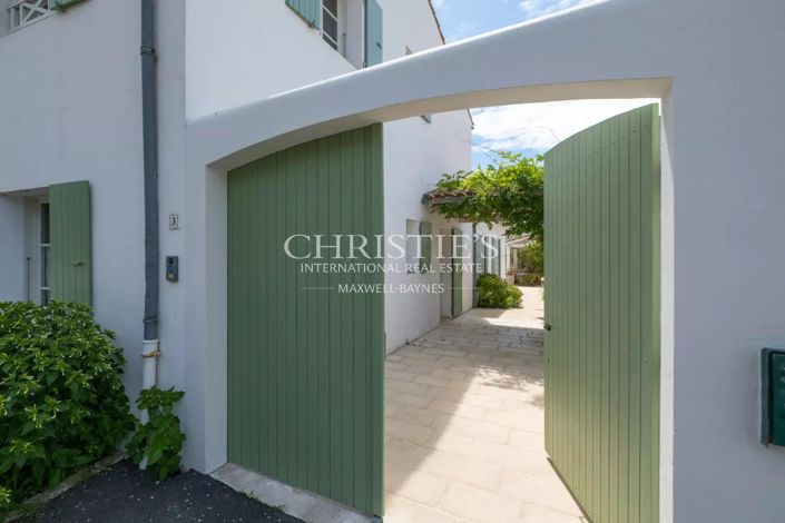 Image No.10-6 Bed House for sale