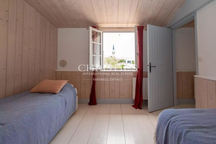 Image No.7-6 Bed House for sale