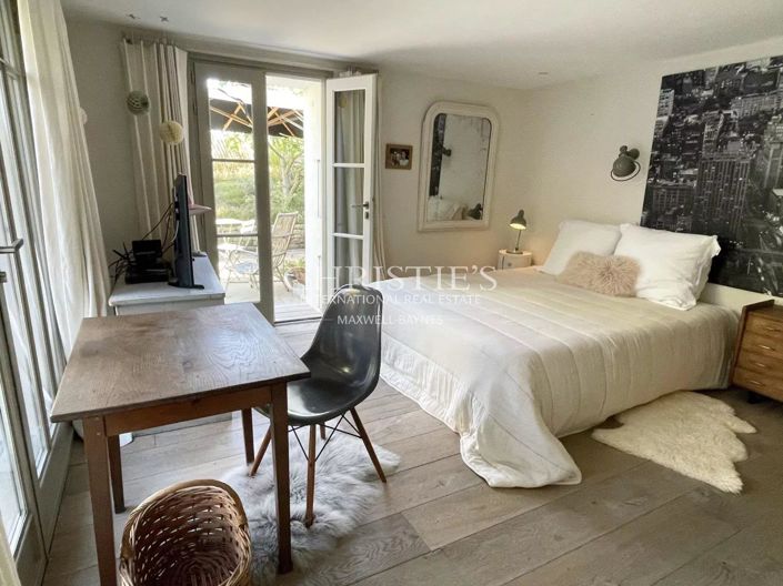 Image No.31-5 Bed House for sale