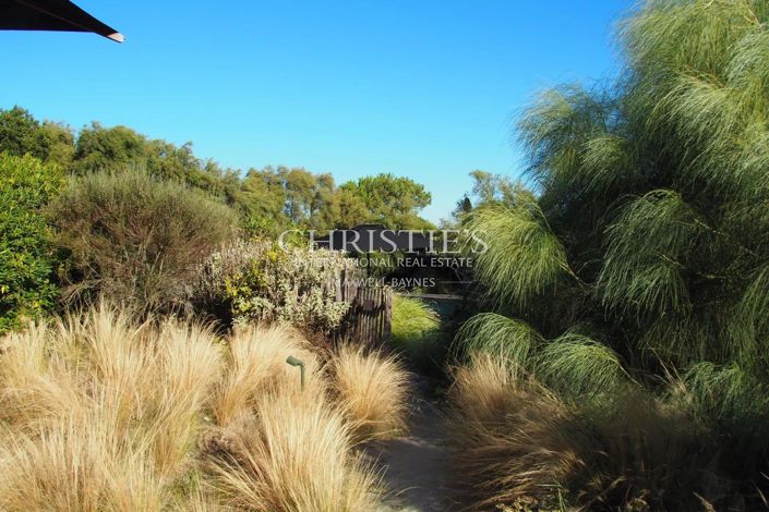 Image No.8-5 Bed House for sale