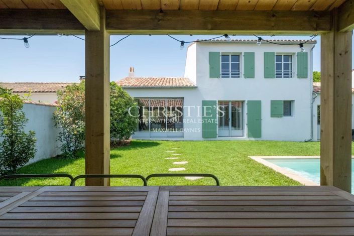 Image No.1-5 Bed House for sale