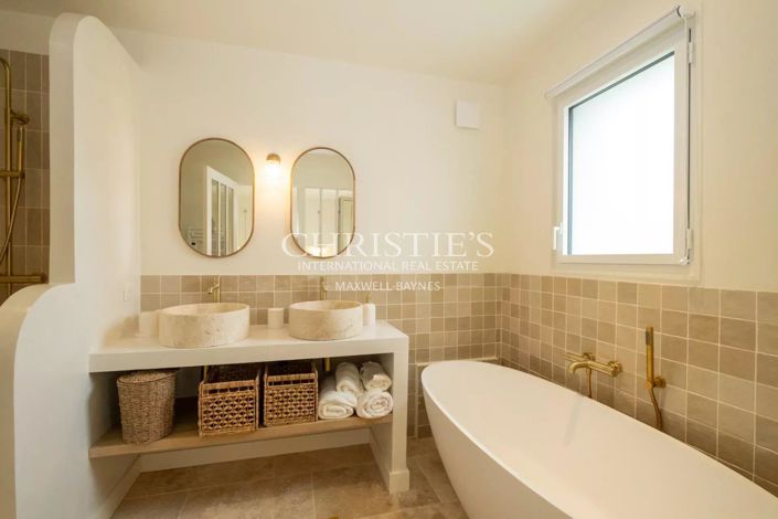 Image No.11-5 Bed House for sale