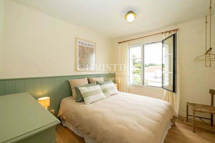 Image No.16-5 Bed House for sale