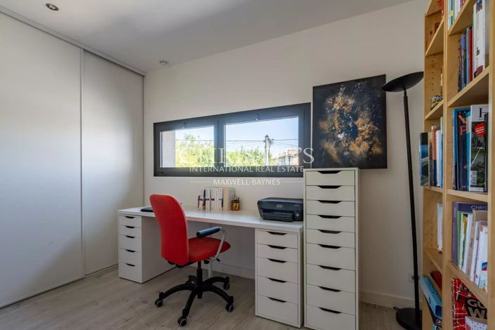 Image No.17-4 Bed House for sale