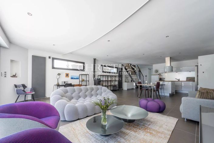 Image No.4-4 Bed House for sale