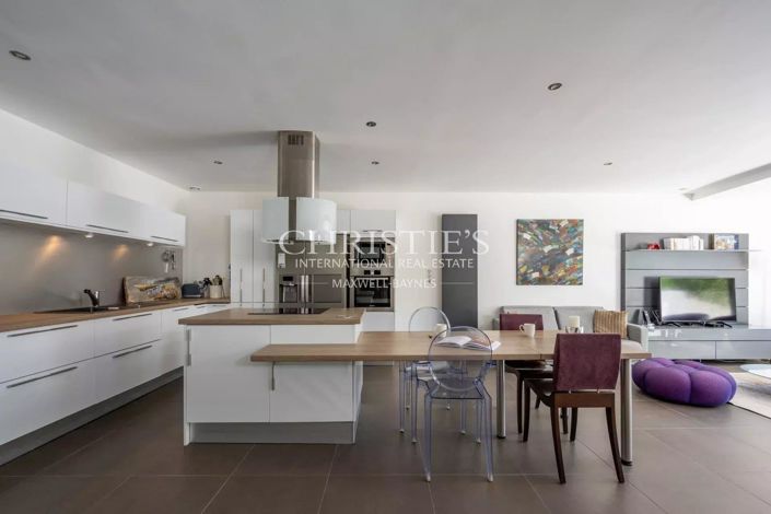 Image No.7-4 Bed House for sale