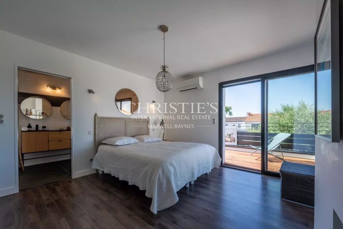 Image No.9-4 Bed House for sale