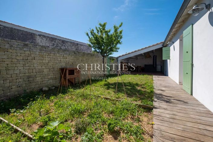 Image No.15-5 Bed House for sale