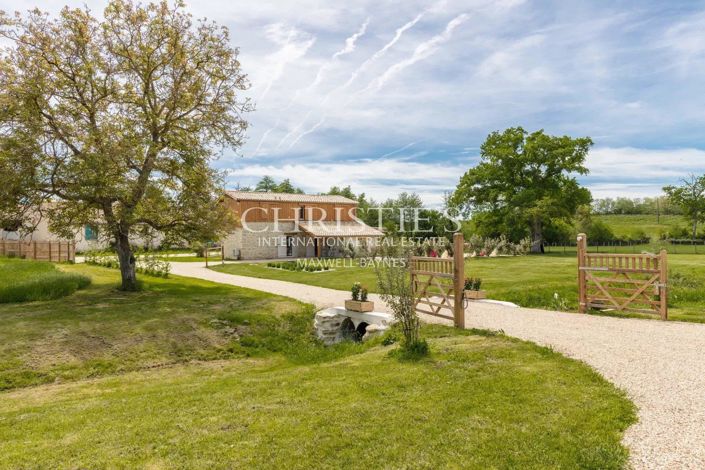 Image No.3-4 Bed House for sale