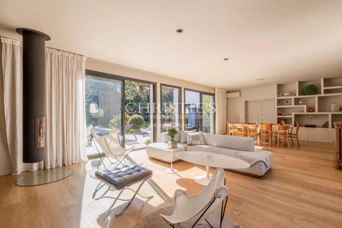 Image No.6-4 Bed House for sale