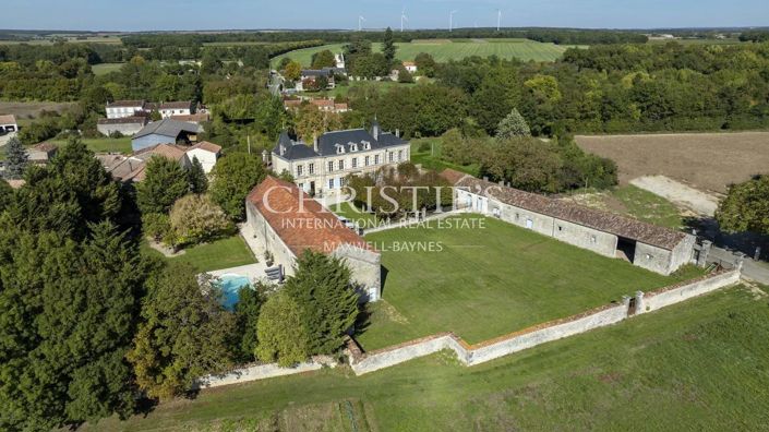 Image No.2-Maison de 6 chambres à vendre à Saint-Jean-d'Angély