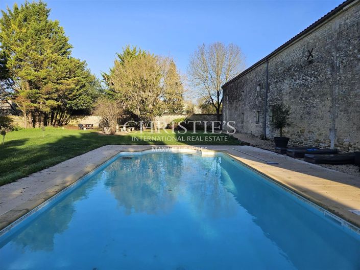 Image No.6-6 Bed House for sale