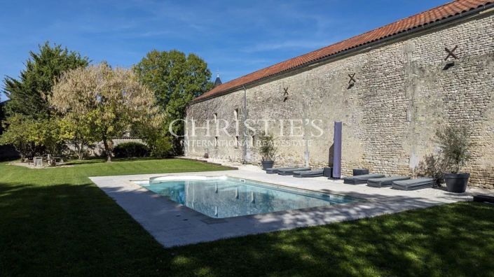 Image No.8-Maison de 6 chambres à vendre à Saint-Jean-d'Angély