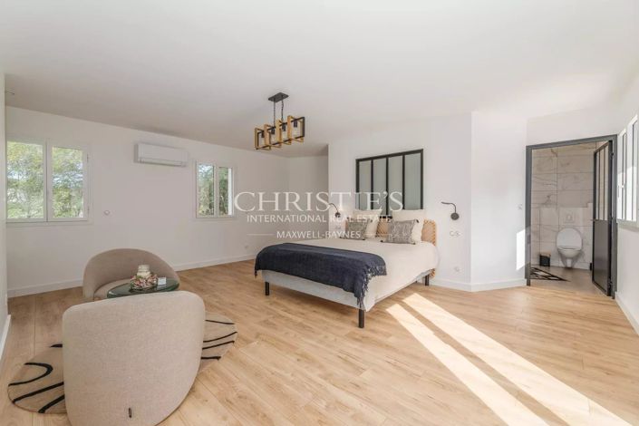 Image No.25-5 Bed House for sale