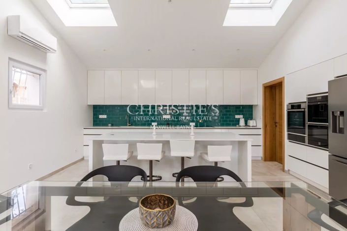 Image No.26-5 Bed House for sale