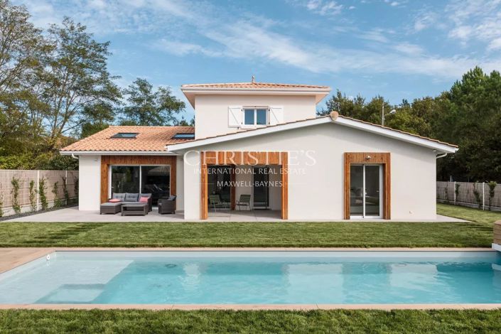 Image No.28-5 Bed House for sale